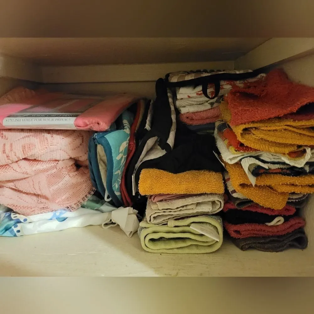 Surprise 6 used hand towels
